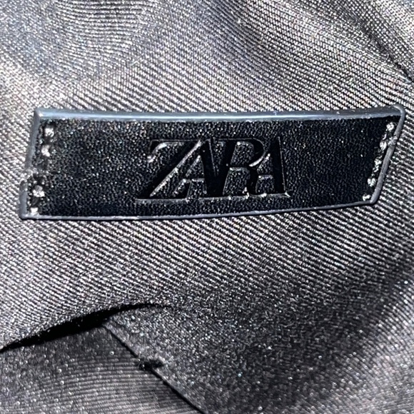 Zara two-way tote bag, with multiple zippers and detachable shoulder strap, EUC. - Picture 7 of 16